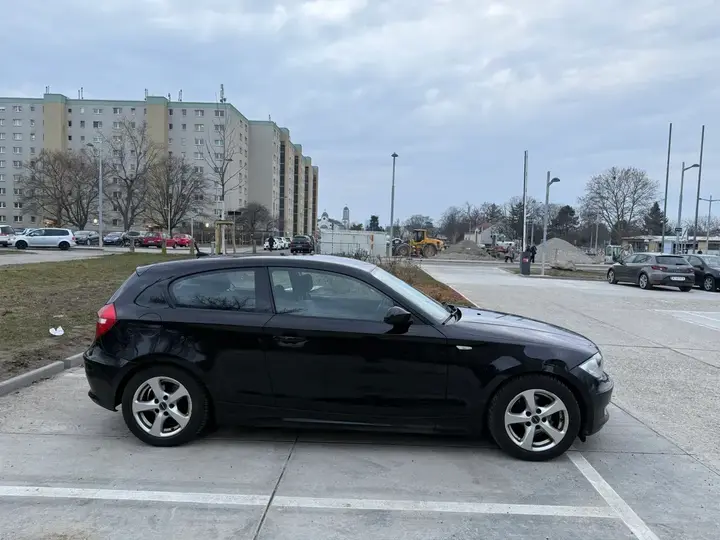 BMW 1 Series 2009 photo 3