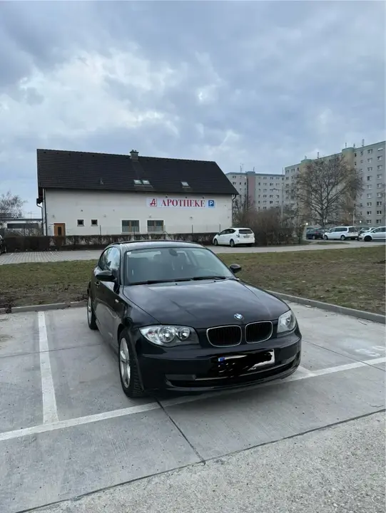 BMW 1 Series 2009 photo 2