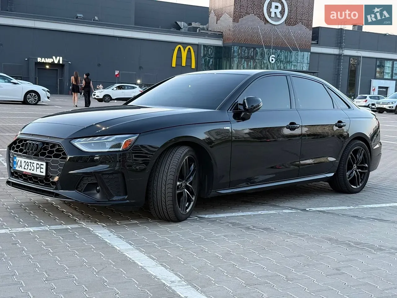 Audi A4 2023 photo 2