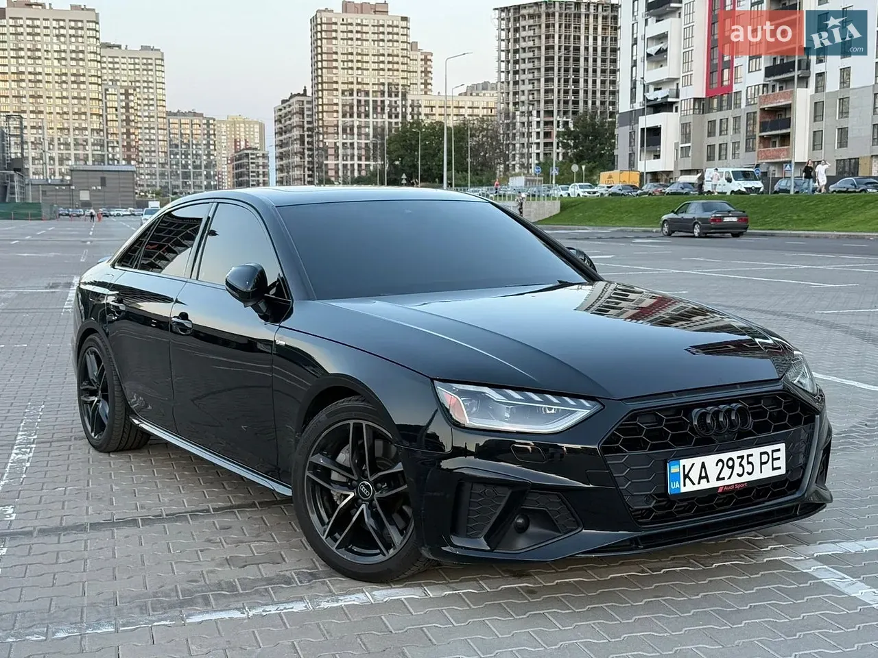 Audi A4 2023 photo 4