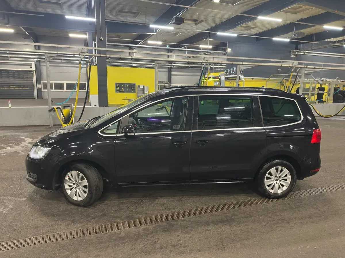Volkswagen Sharan 2012 photo 3