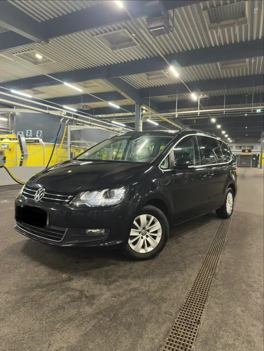Volkswagen Sharan 2012 photo 2