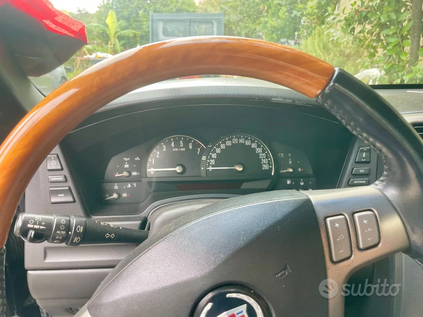 Cadillac Xlr 2004 photo 2