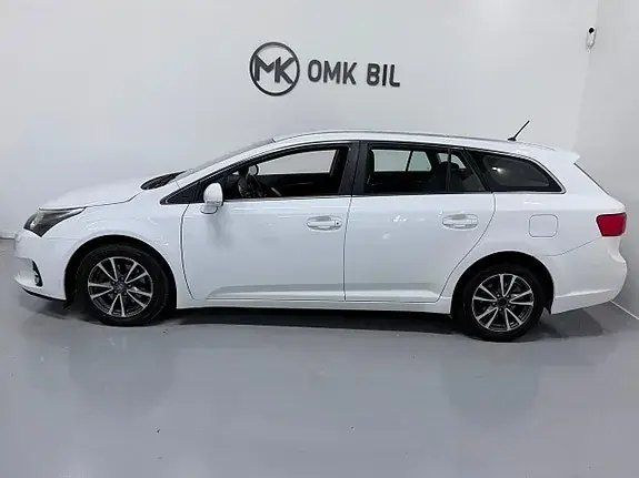 Toyota Avensis 2013 photo 5
