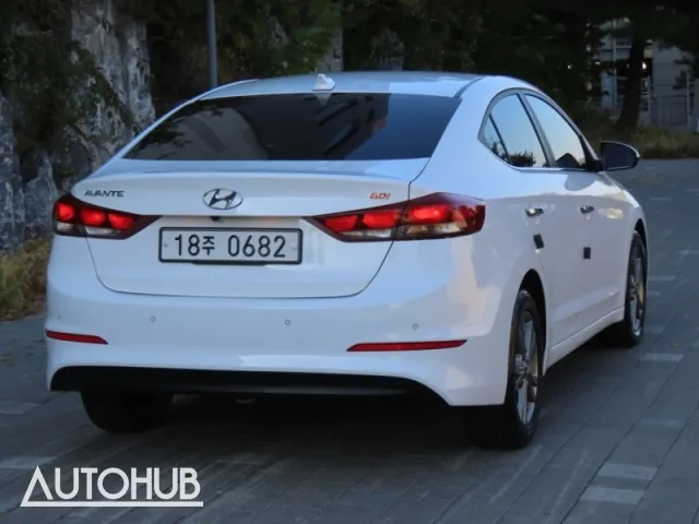 Hyundai Avante 2015 photo 3