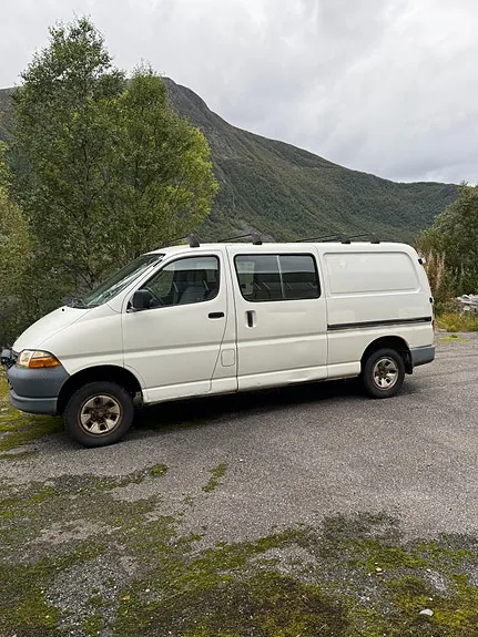 Toyota Hiace 2000 photo 2