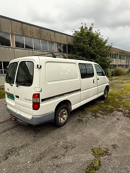 Toyota Hiace 2000 photo 5