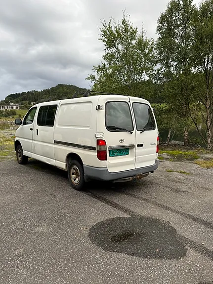 Toyota Hiace 2000 photo 4