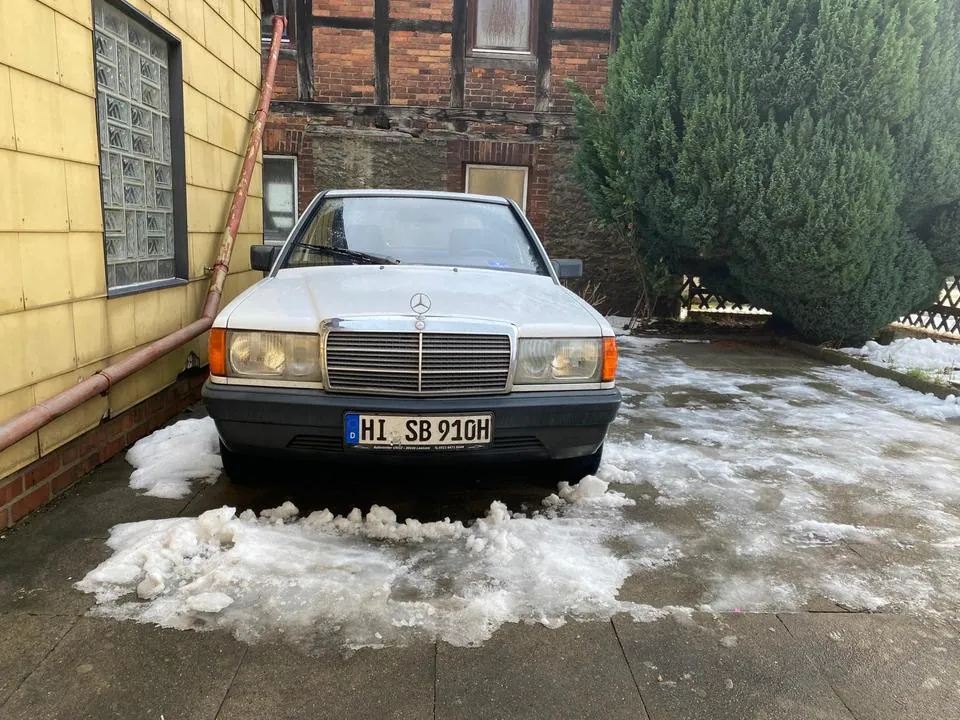 Mercedes-Benz 190E