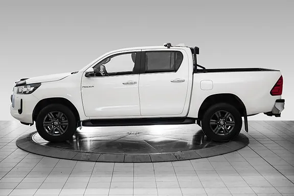 Toyota Hilux 2023 photo 2