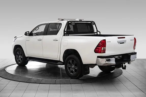 Toyota Hilux 2023 photo 3