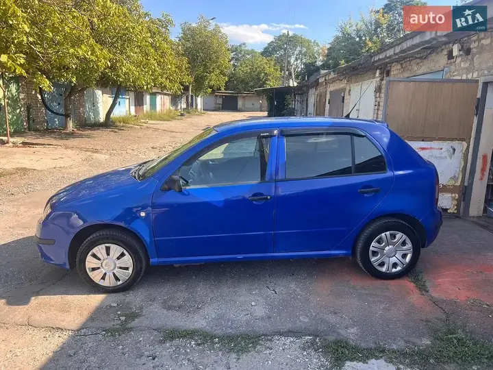 Skoda Fabia 2004 photo 2