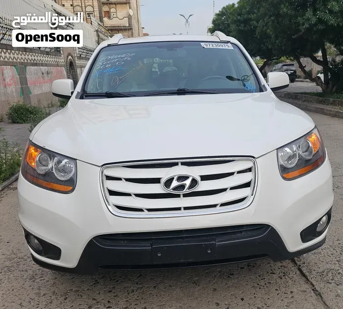 Hyundai Santa Fe 2011 photo 2