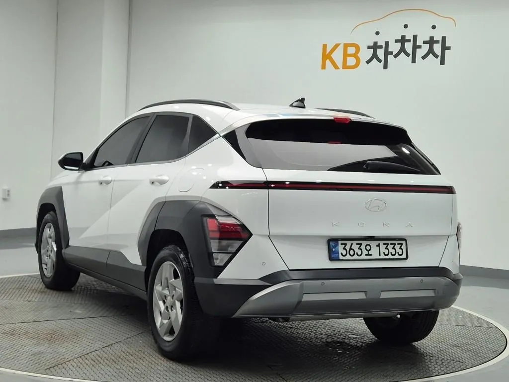 Hyundai Kona 2023 photo 2