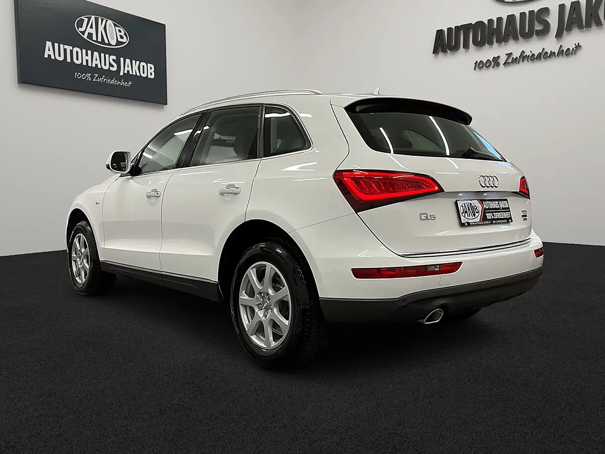 Audi Q5 2015 photo 2