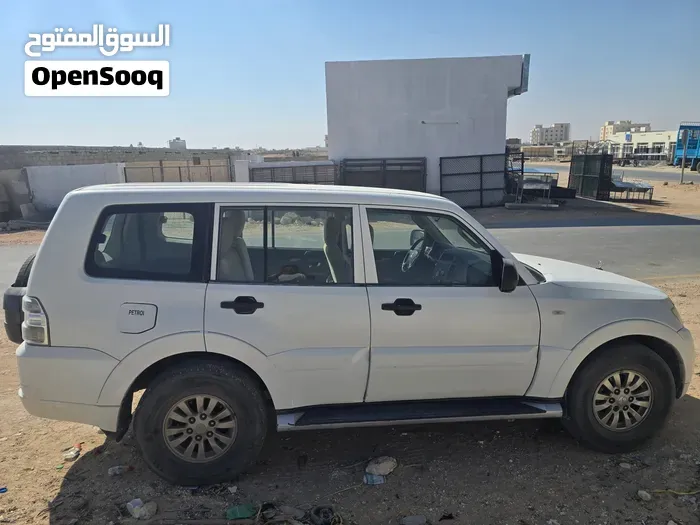 Mitsubishi Pajero 2015 photo 2
