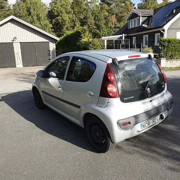 Peugeot 107 2012 photo 3