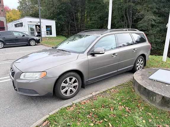 Volvo V70 2009 photo 2