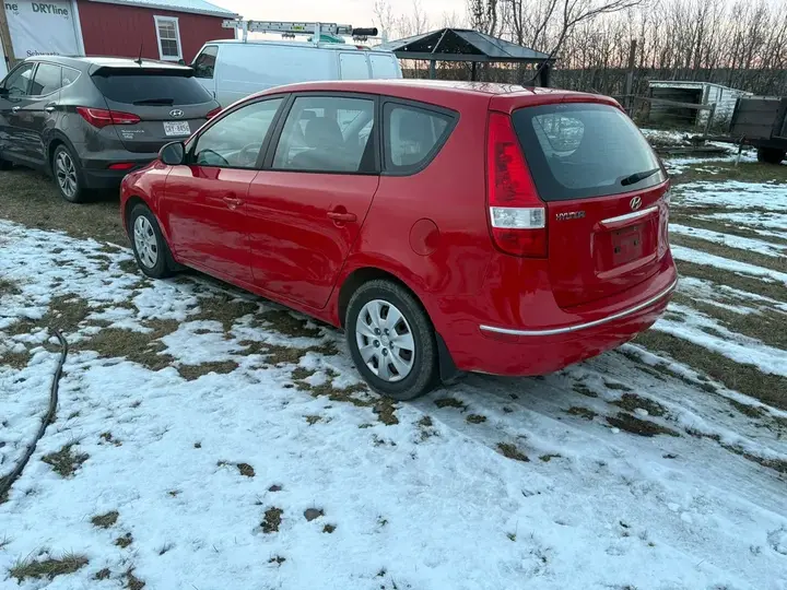 Hyundai Elantra 2010 photo 2