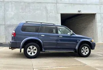Mitsubishi Pajero Sport 2006 photo 3