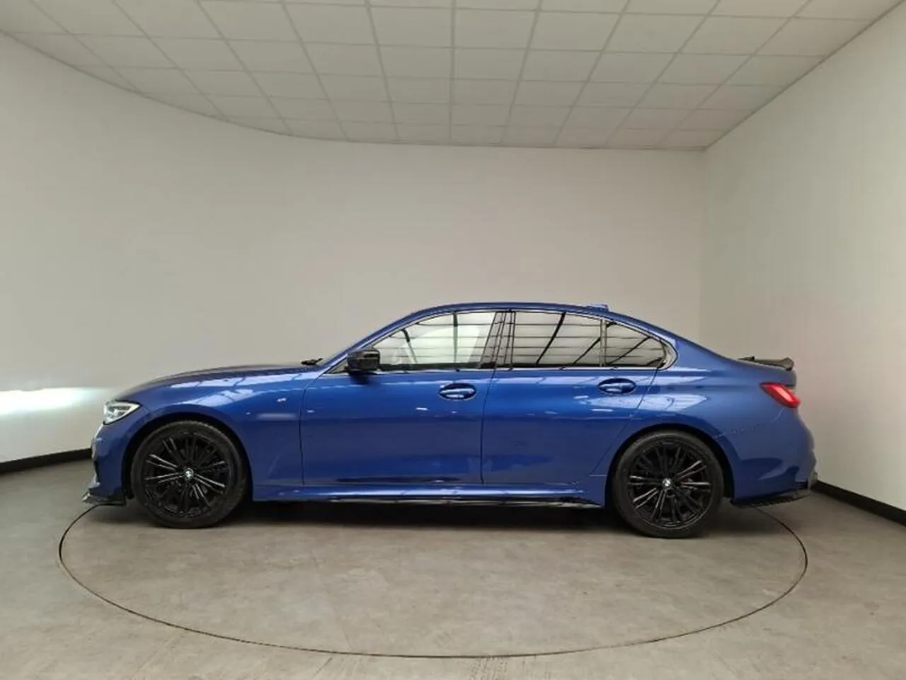 BMW 3 Series 2020 photo 4