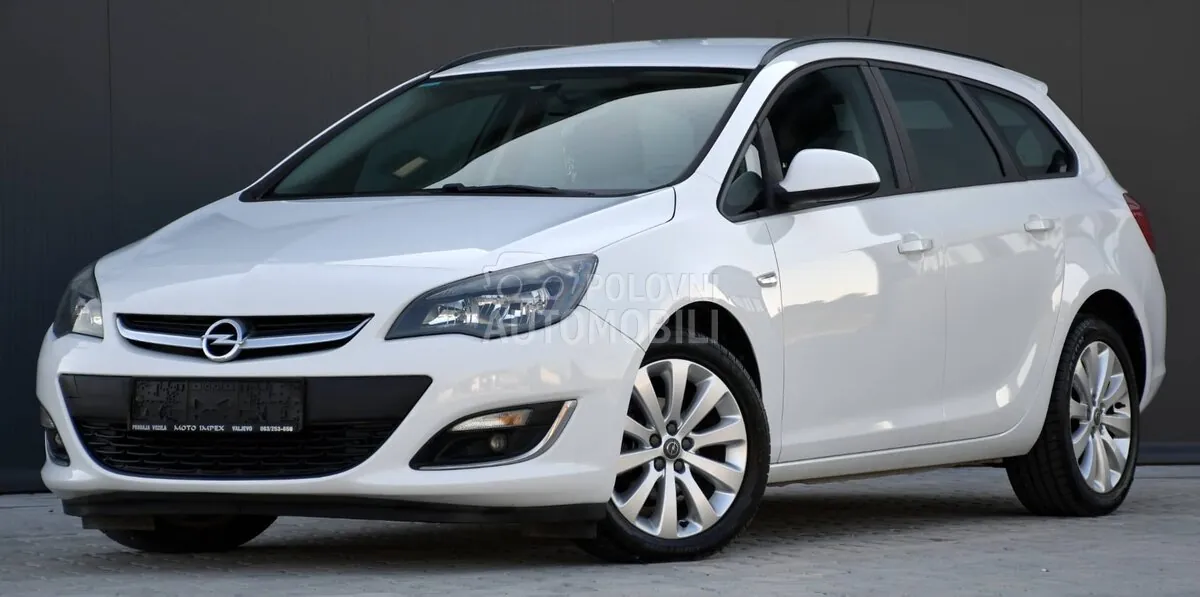Opel Astra J 2014 photo 4