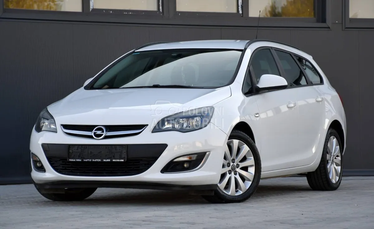 Opel Astra J 2014 photo 2