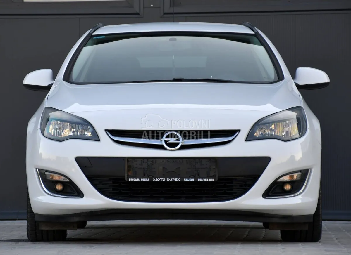 Opel Astra J 2014 photo 5