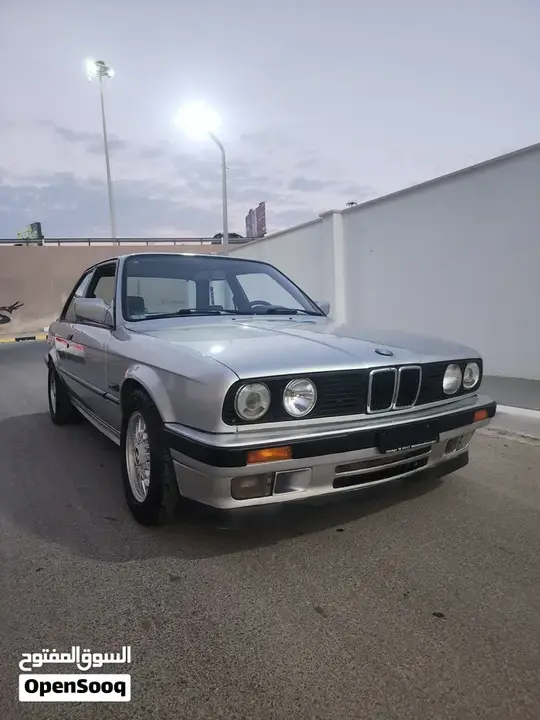 BMW E30 1990 photo 2