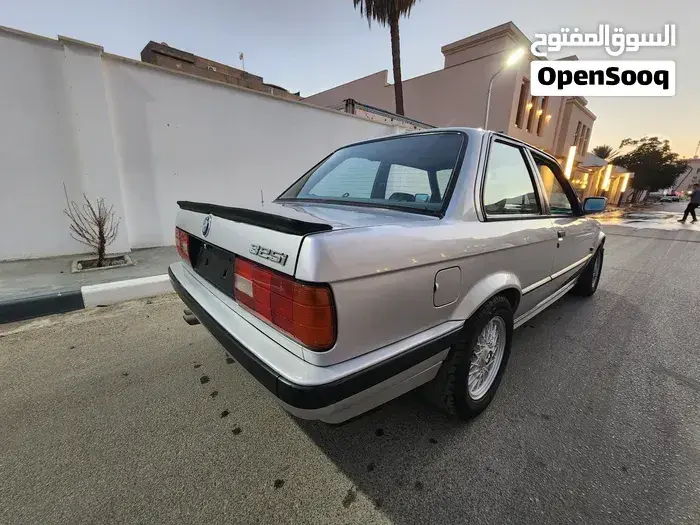 BMW E30 1990 photo 4