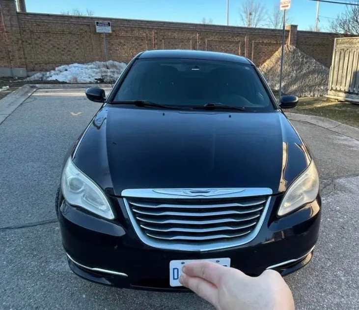 Chrysler 200