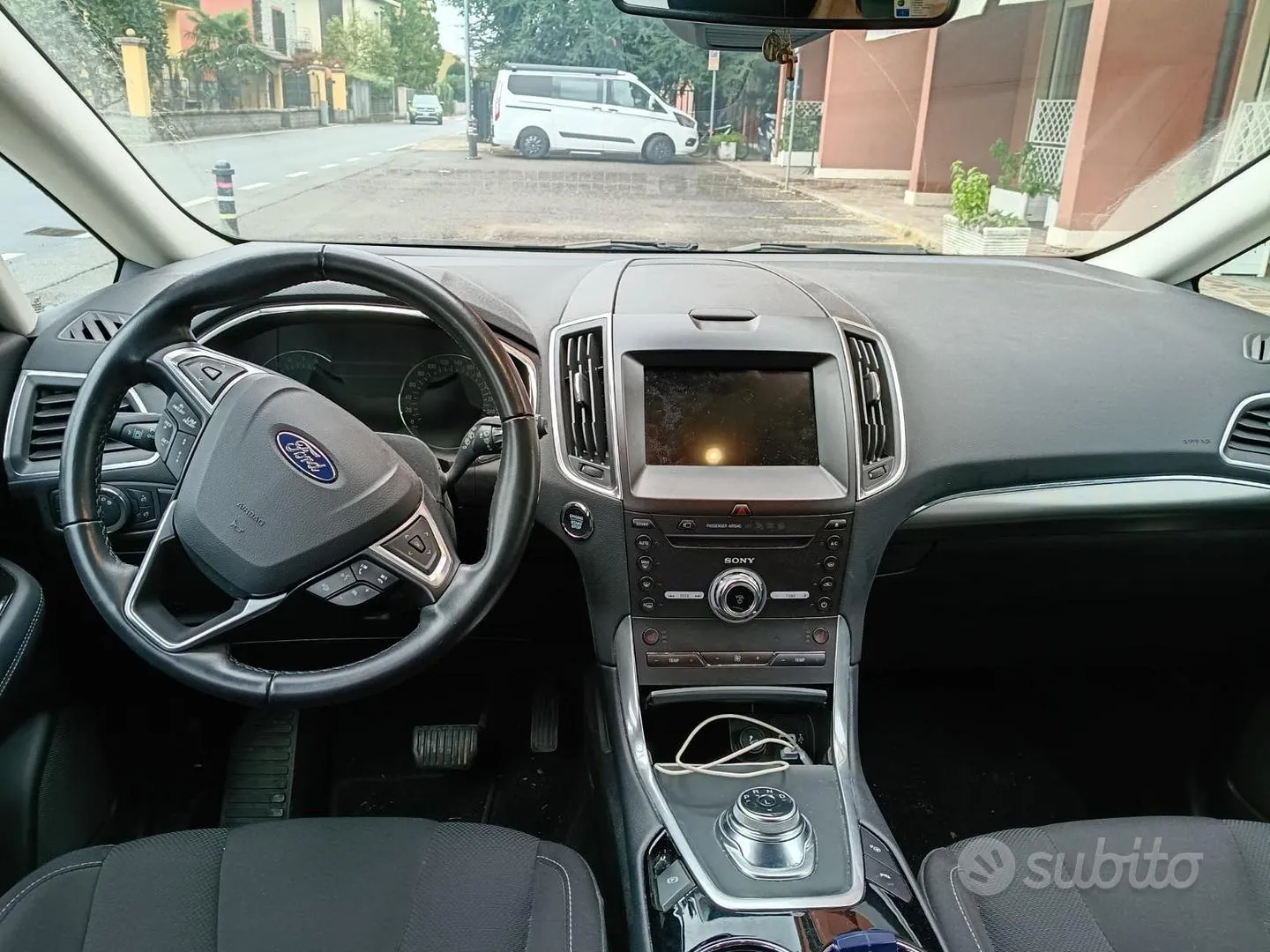 Ford S-Max 2023 photo 3