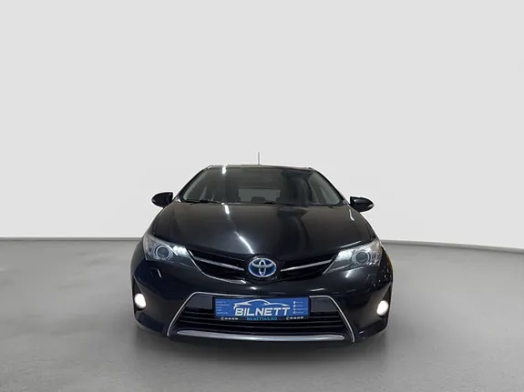 Toyota Auris 2013 photo 2