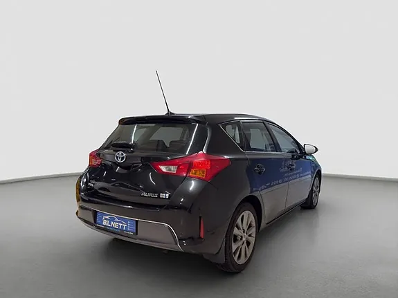 Toyota Auris 2013 photo 4