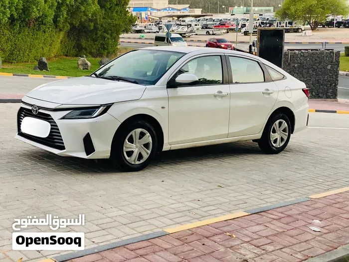 Toyota Yaris 2023 photo 3