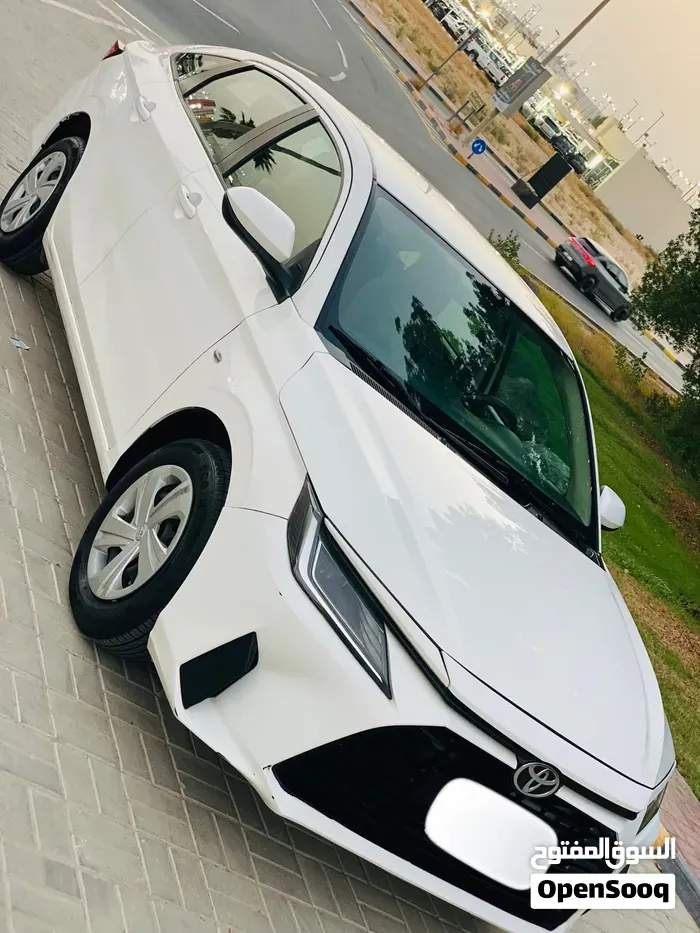 Toyota Yaris 2023 photo 2