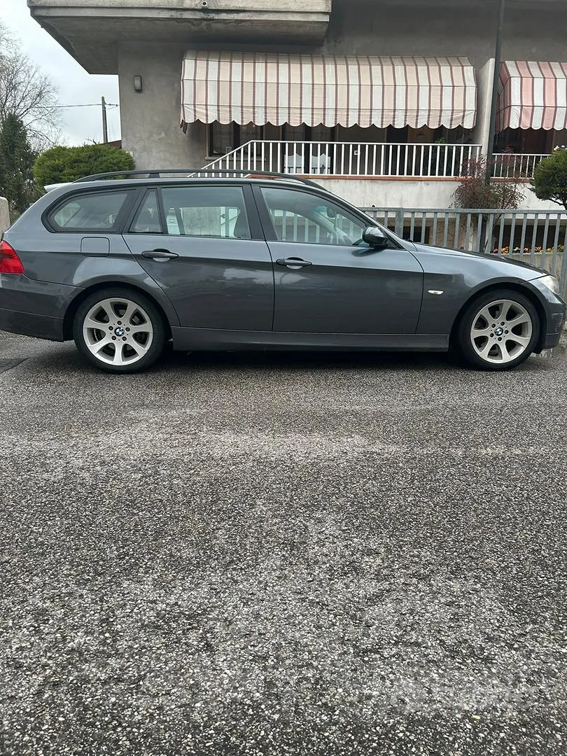 BMW 3 Series 2006 photo 2