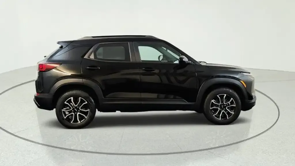 Chevrolet Trailblazer 2026 photo 2