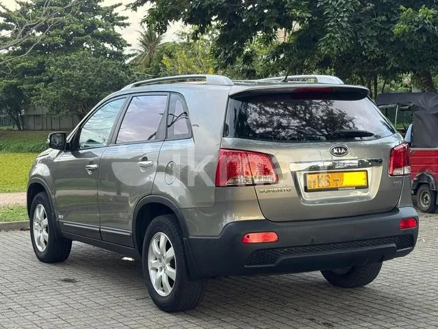 Kia Sorento 2011 photo 4