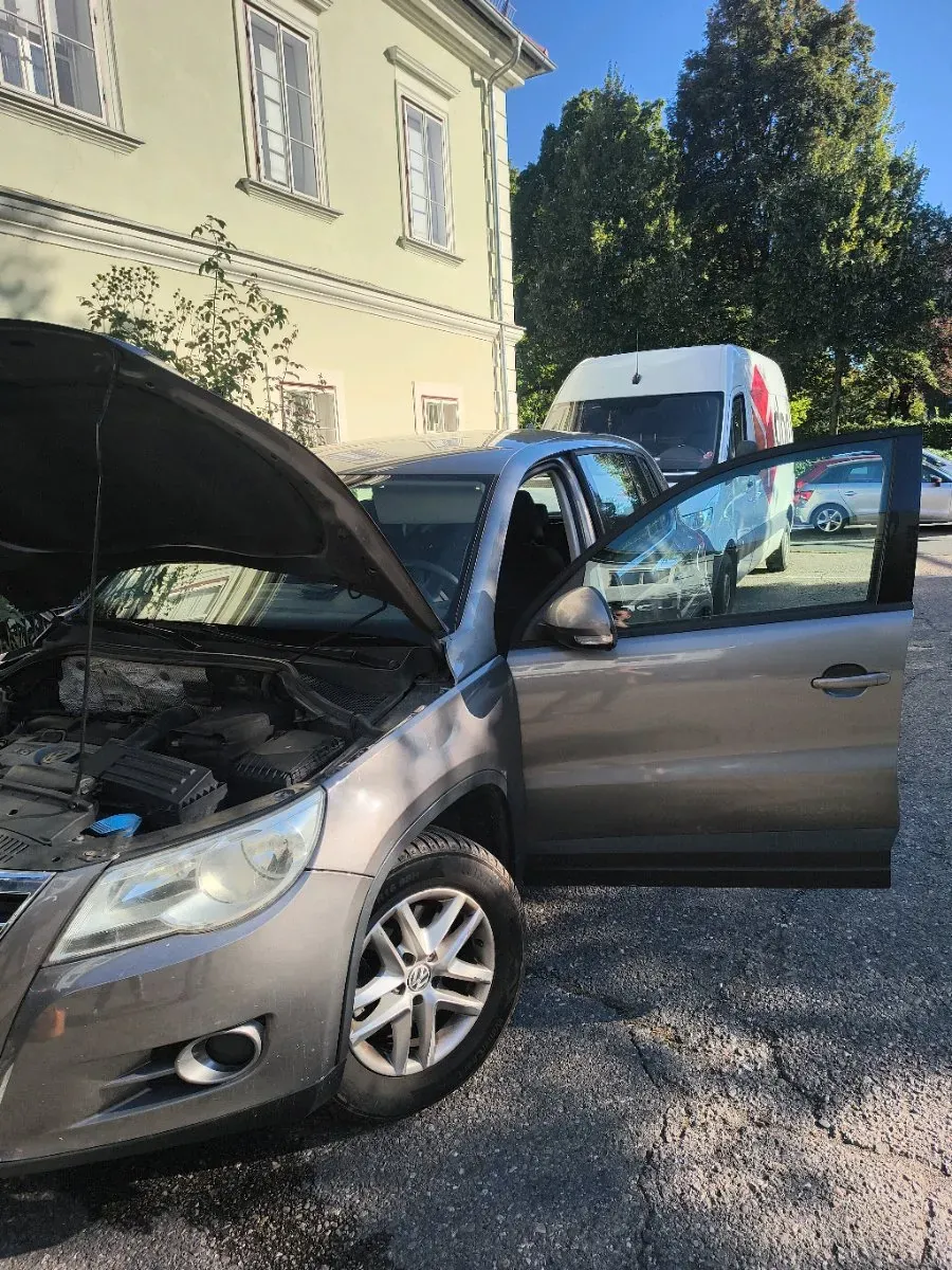 Volkswagen Tiguan 2008 photo 2