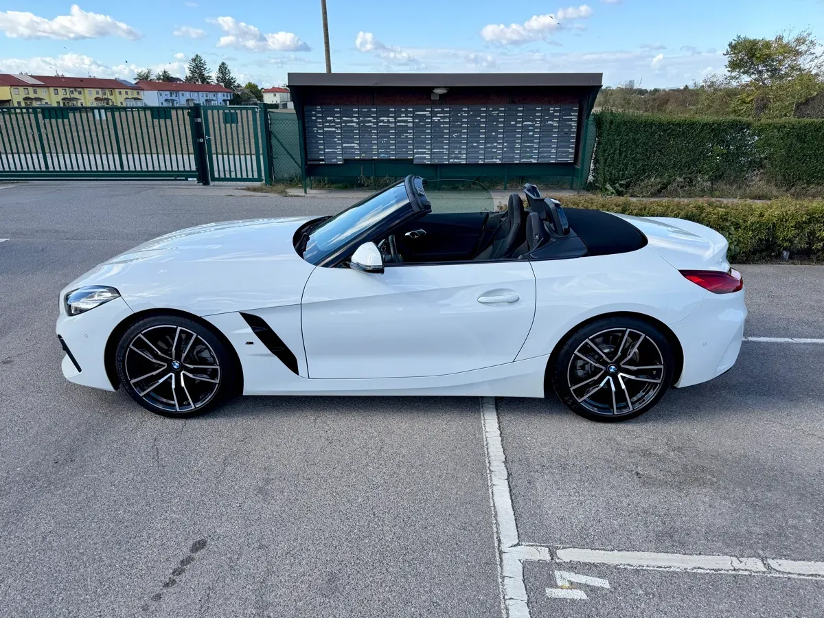 BMW Z4 2022 photo 3