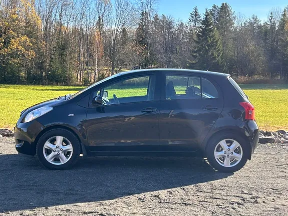 Toyota Yaris 2007 photo 2