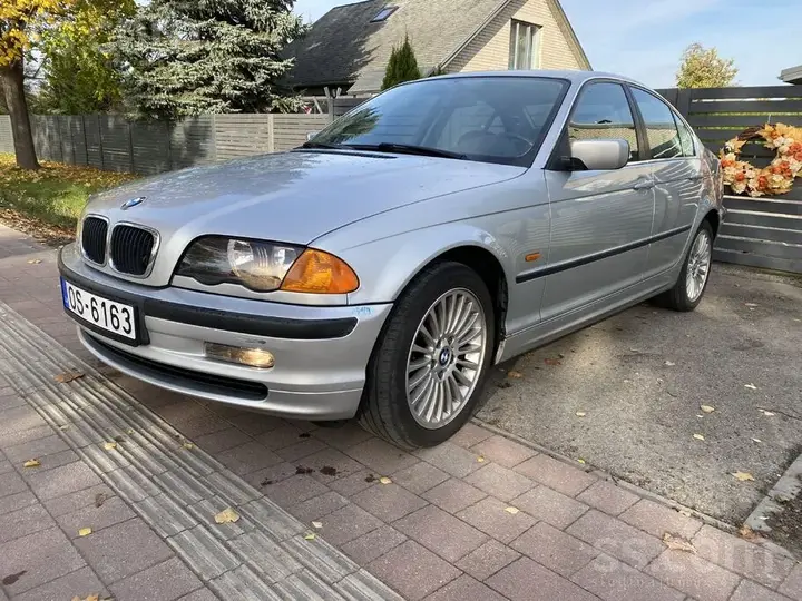 BMW 320I