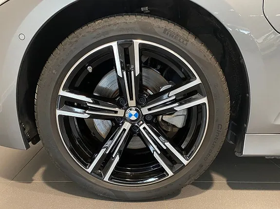 BMW 330E 2025 photo 3