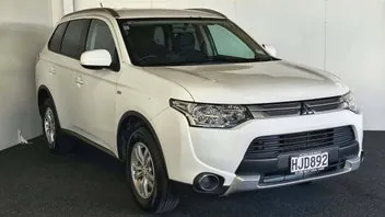 Mitsubishi Outlander 2014 photo 2