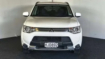 Mitsubishi Outlander 2014 photo 3