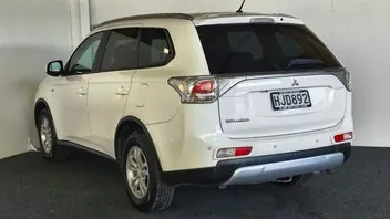 Mitsubishi Outlander 2014 photo 5