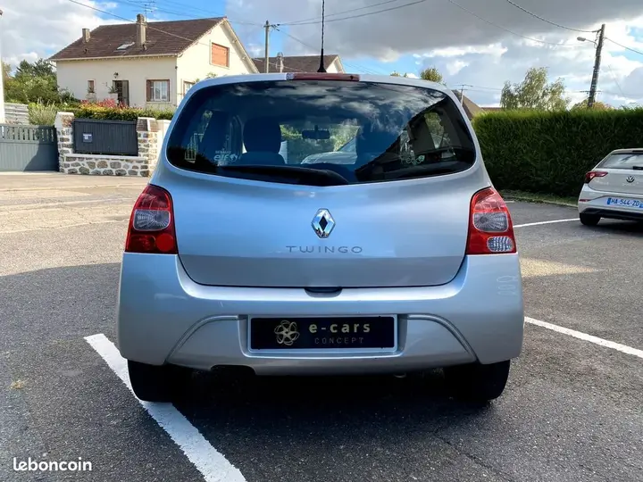 Renault Twingo 2010 photo 4