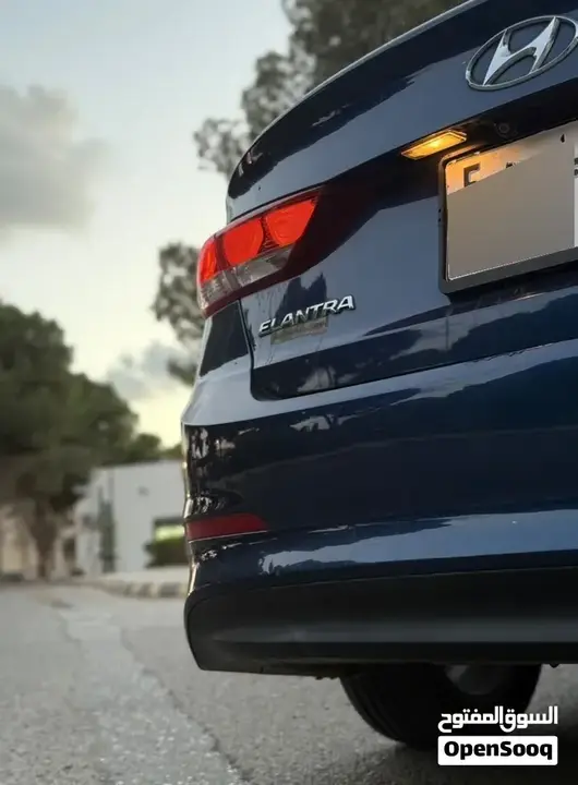 Hyundai Elantra 2017 photo 3