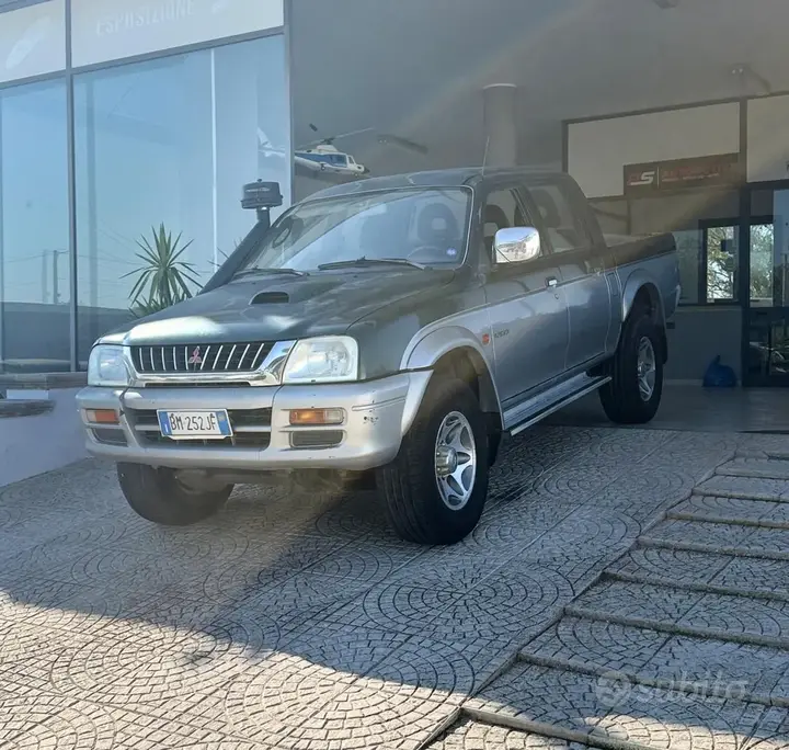 Mitsubishi L200 2000 photo 3